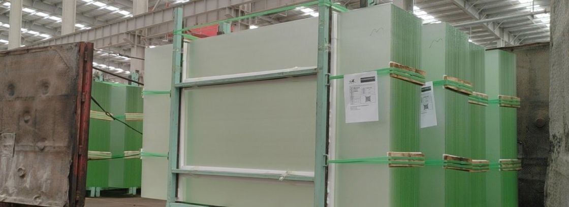 6.8mm 7mm Διαφανές ηλιακό φωτοβολταϊκό γυαλί με αποθήκευση υψηλού φωτός για κτίρια